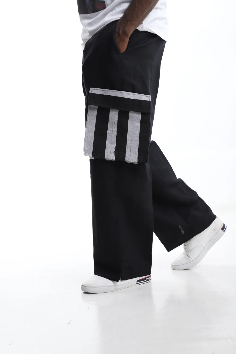 Linen and Asoke Cargo Pants- Black