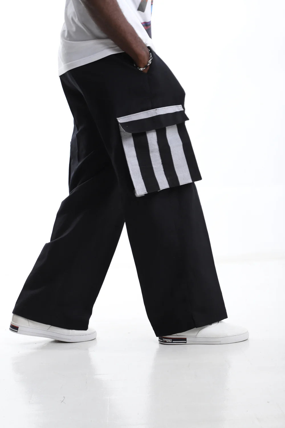 Linen and Asoke Cargo Pants- Black